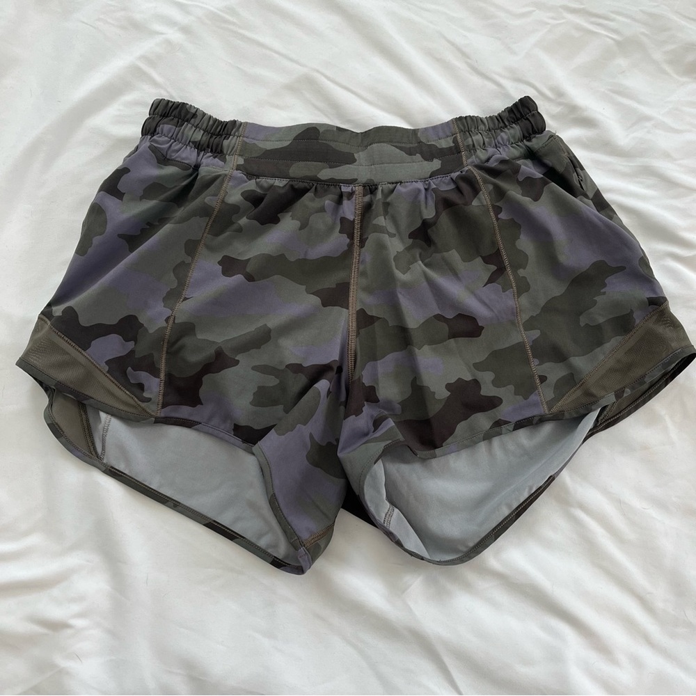 🍋 Lululemon Hotty hot shorts